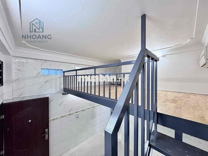 Giá Tốt!! Cho Thuê Phòng Gác 25m2 Tách Bếp_Cửa Sổ Trời Ngay CMT8 Q3