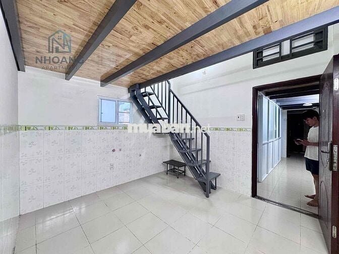 Giá Tốt!! Cho Thuê Phòng Gác 25m2 Tách Bếp_Cửa Sổ Trời Ngay CMT8 Q3