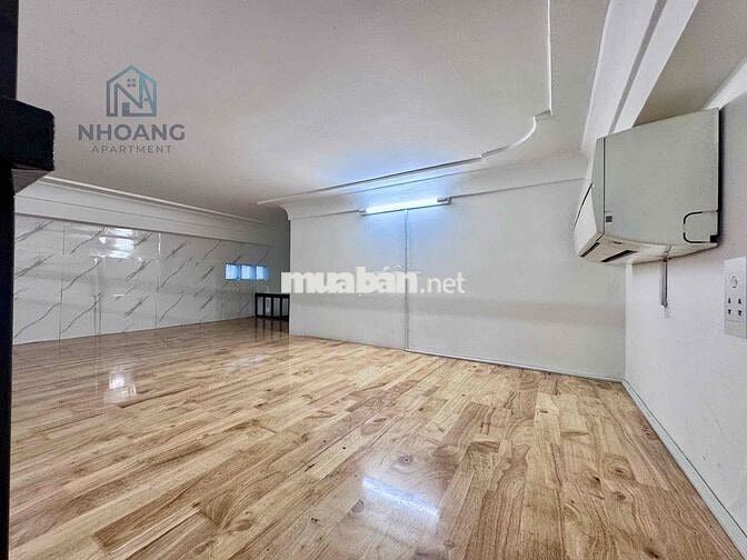 Giá Tốt!! Cho Thuê Phòng Gác 25m2 Tách Bếp_Cửa Sổ Trời Ngay CMT8 Q3