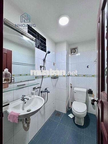 Giá Tốt!! Cho Thuê Phòng Gác 25m2 Tách Bếp_Cửa Sổ Trời Ngay CMT8 Q3