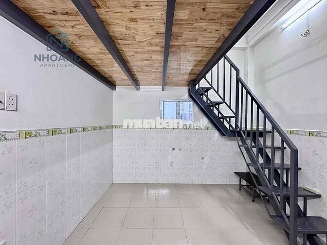 Giá Tốt!! Cho Thuê Phòng Gác 25m2 Tách Bếp_Cửa Sổ Trời Ngay CMT8 Q3