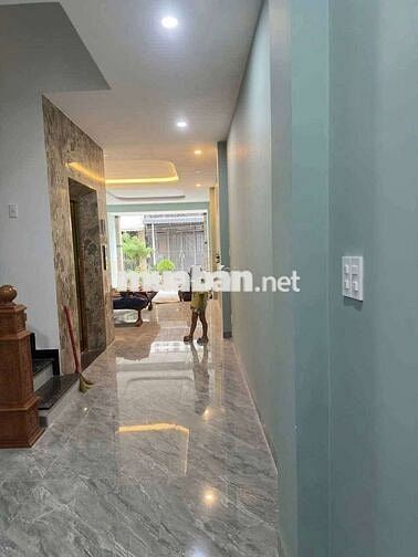 CHO THUÊ NHÀ CÓ THANG MÁY FULL NT 6PN 7WC HXH LÊ VĂN KHƯƠNG QUẬN 12