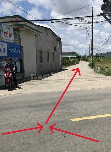 Bán 330m2 đất full thổ cư 2 mặt tiền - giá 4tr2/m2