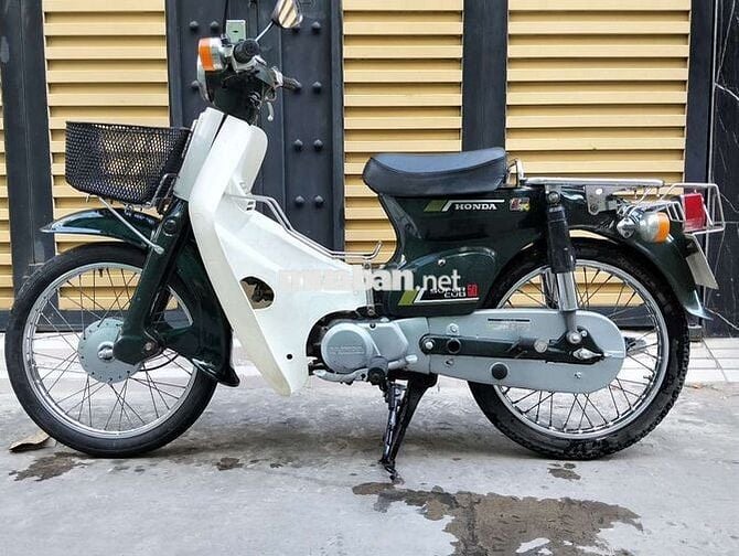 Honda Super Cub 50 Xanh trắng Cổ điển
