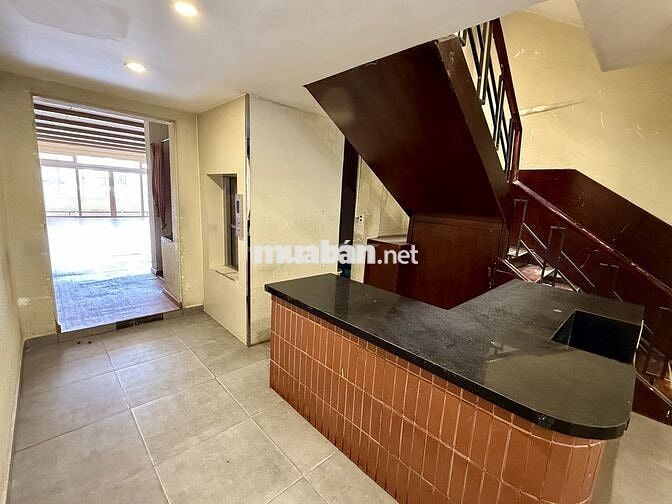 Cho thuê mặt bằng thương mại 2 mặt tiền