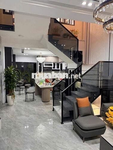 NHÀ ĐẸP 3 TẦNG, ĐƯỜNG LÊ THIỆT, 3PN, GẦN BIỂN, TRUNG TÂM LIÊN CHIỂU