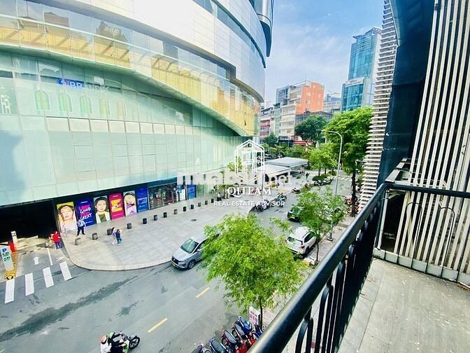 Nhà hàng 63 Hồ Tùng Mậu, Q1. Dt: 6x36m, Kc: trệt 3 lầu. Gía: 90tr