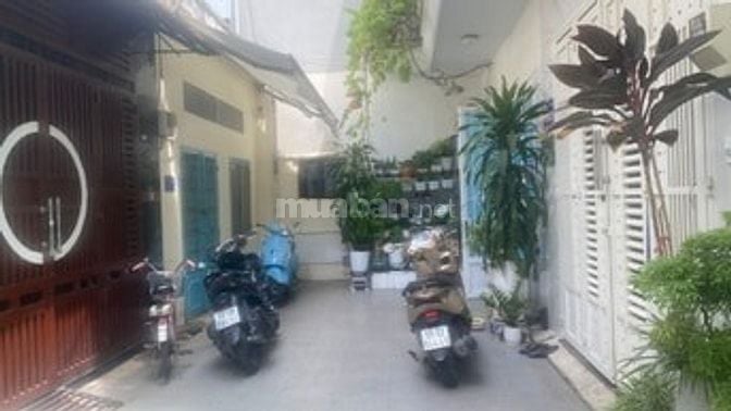 Bán nhà riêng đối diện đại học Công Thương TPHCM đường Lê Trọng Tấn