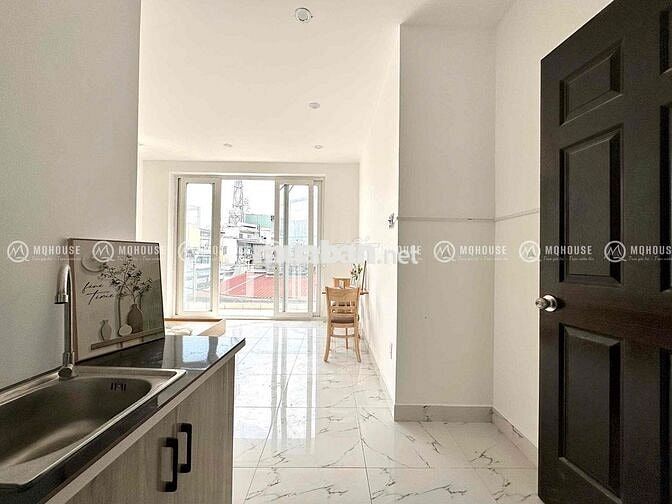 CĂN HỘ DỊCH VỤ BAN CÔNG KHU SÂN BAY - SIÊU RỘNG
