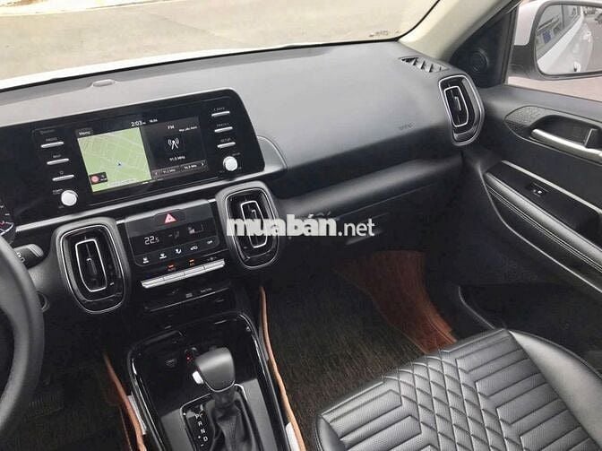 KIA SONET 1.5AT LUXURY SX 2025
