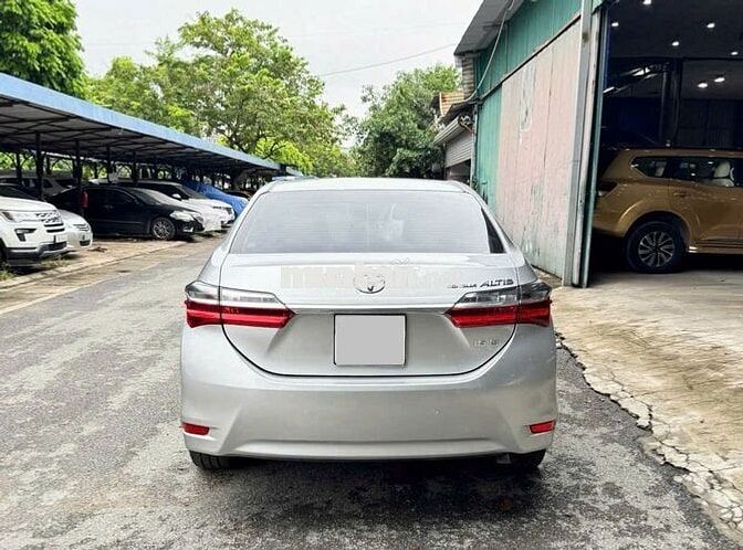 Toyota Corolla Altis 2017 1.8G AT Bạc