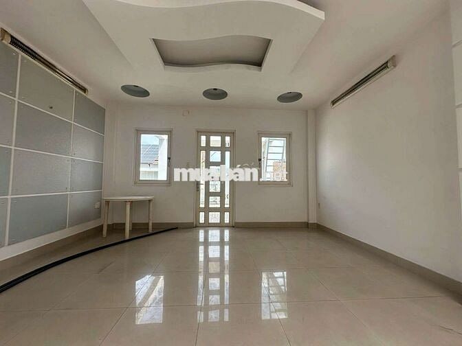 CHO THUÊ NHÀ MẶT TIỀN NGANG 5M NGAY TRUNG TÂM Q8 - NGAY  TẠ QUANG BỬU 