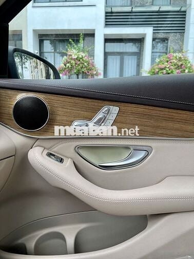 Mercedes-Benz GLC 250 - 2016