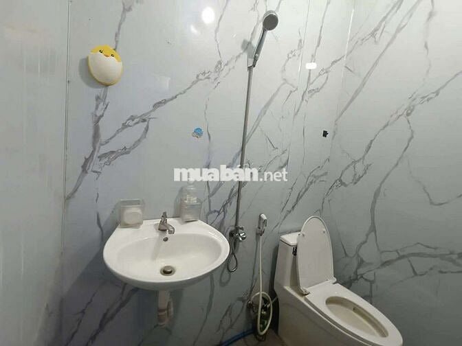 Phòng ban công sẵn nội thất, gần ngã 4 Thủ Đức-chợ Linh Trung 