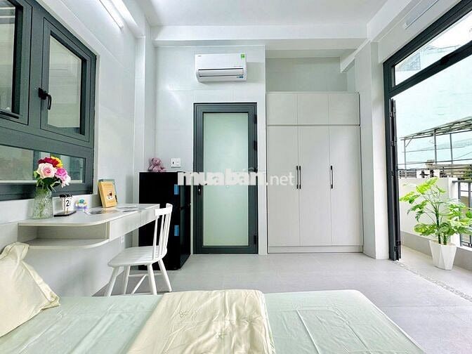 Khai trương nhà xây mới 100%, Studio ban công Hòa Bình ngay Đầm Sen
