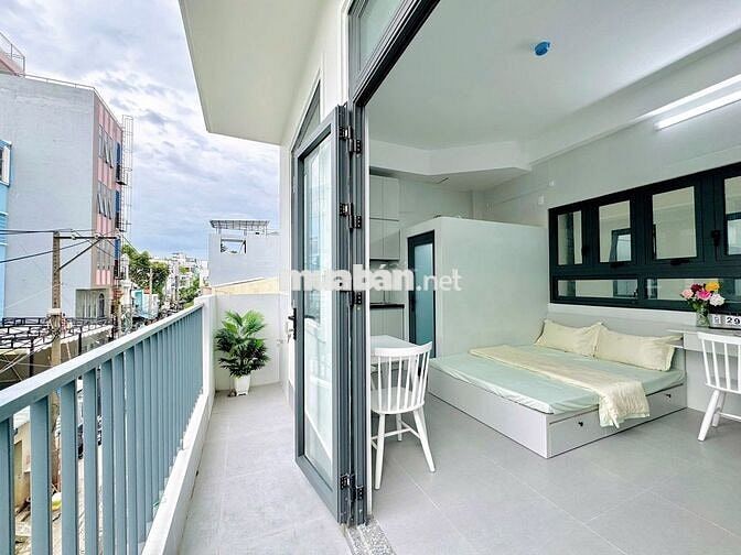 Khai trương nhà xây mới 100%, Studio ban công Hòa Bình ngay Đầm Sen