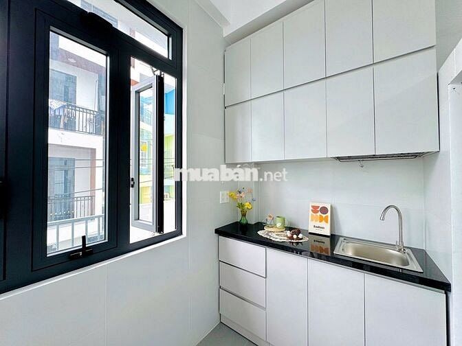 Khai trương nhà xây mới 100%, Studio ban công Hòa Bình ngay Đầm Sen