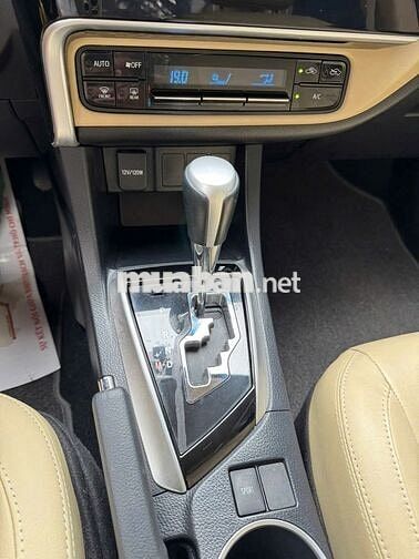 Toyota Corolla Altis 2017 1.8G AT Bạc