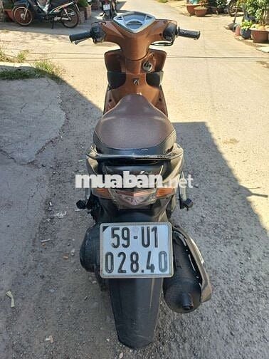 Yamaha Luvias Nâu, Đen