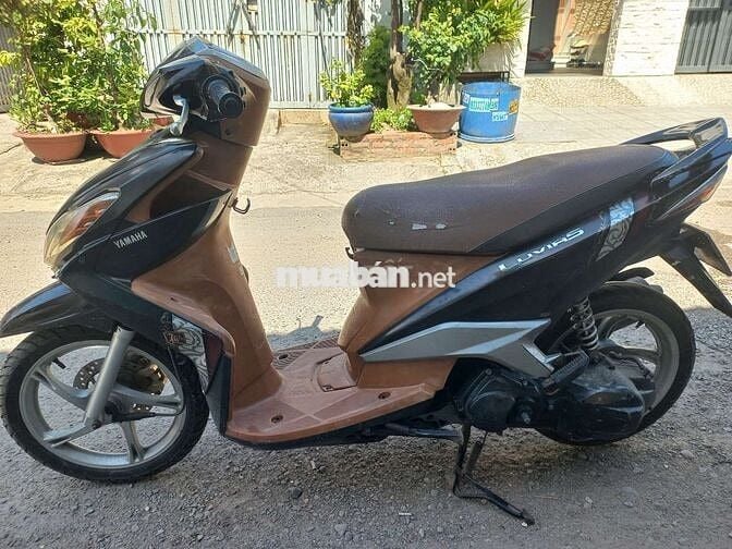 Yamaha Luvias Nâu, Đen