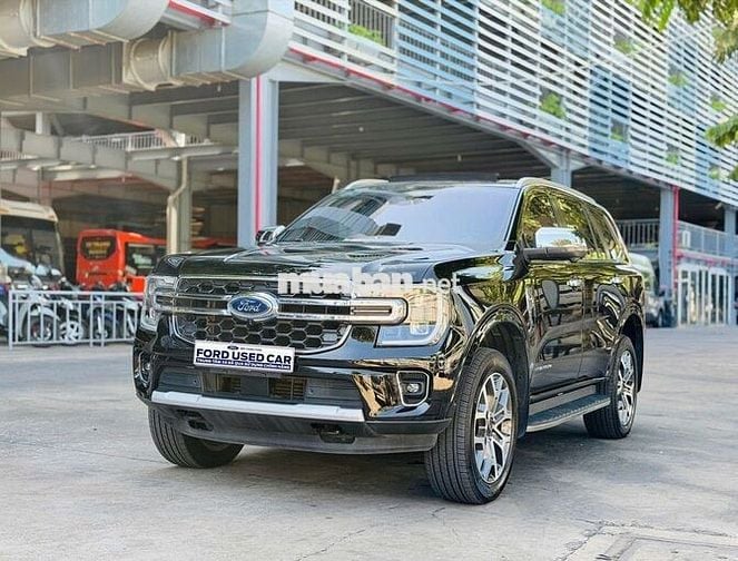 Ford Everest Titanium 4x4 2024 Đen Tự động Xăng