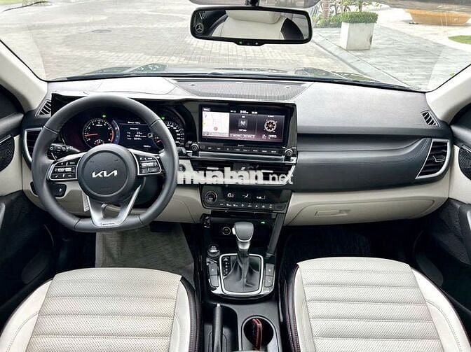 Kia Seltos Premium 1.6 AT 2023 - 588 Triệu