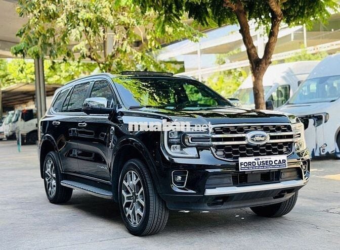 Ford Everest Titanium 4x4 2024 Đen Tự động Xăng
