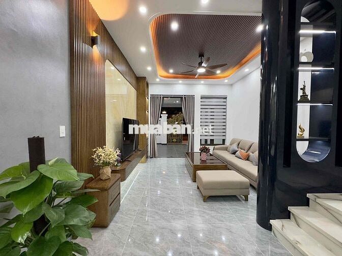 241 CHO THUÊ NHÀ MẶT TIỀN 7M5 HƯỚNG ĐÔNG MÁT MẼ