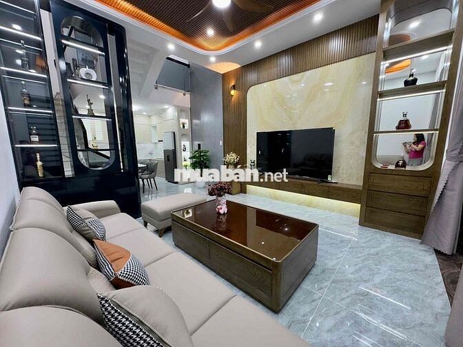 241 CHO THUÊ NHÀ MẶT TIỀN 7M5 HƯỚNG ĐÔNG MÁT MẼ