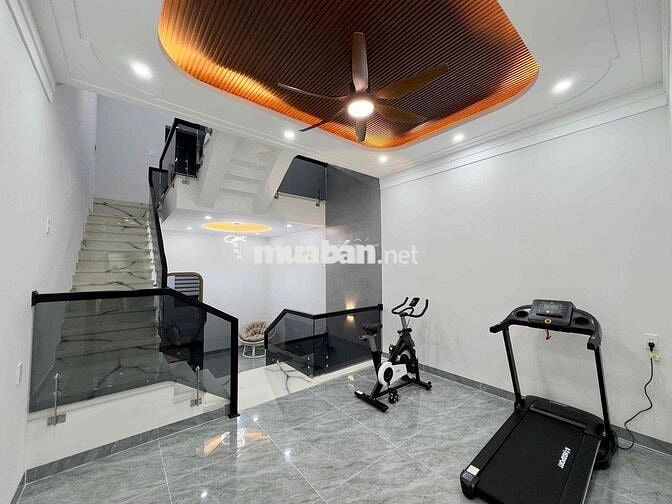 241 CHO THUÊ NHÀ MẶT TIỀN 7M5 HƯỚNG ĐÔNG MÁT MẼ