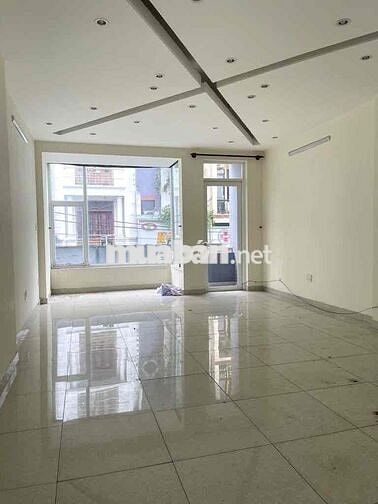 CHO THUÊ NHÀ HXH CMT8 Q10 5X20M 1 TRỆT 4 LẦU THANG MÁY