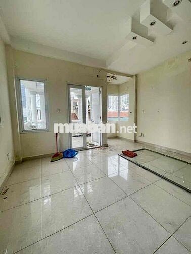 CHO THUÊ NHÀ HXH CMT8 Q10 5X20M 1 TRỆT 4 LẦU THANG MÁY