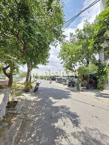 BÁN ĐẤT MT NGUYỄN ĐÌNH DT 80M NGANG 5M