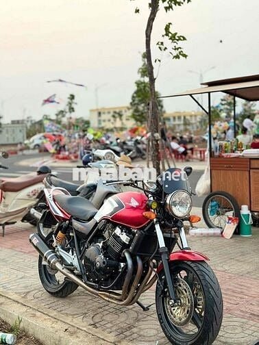 Honda CB400 Đỏ Trắng Xăng