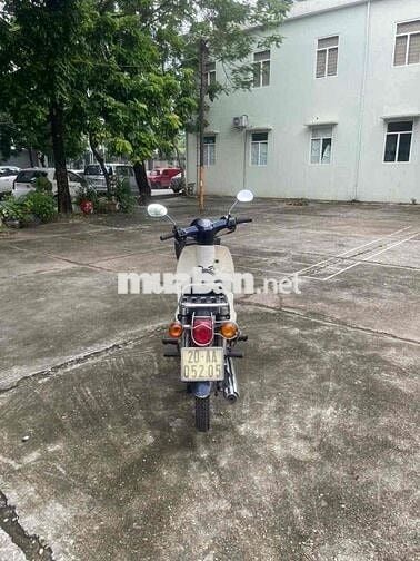 Honda Cub 50cc Trắng Xanh máy ngọt