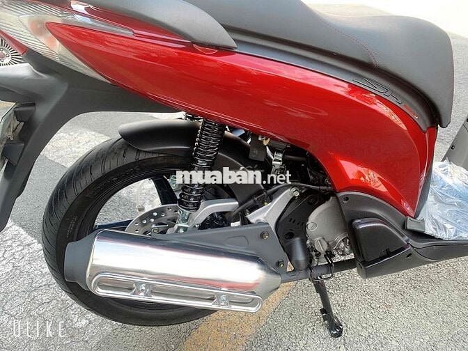 Honda SH150 Ý Đỏ đen Zin chưa chạm
