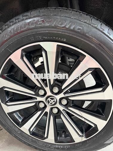Toyota Avanza Premio 12/2023 AT