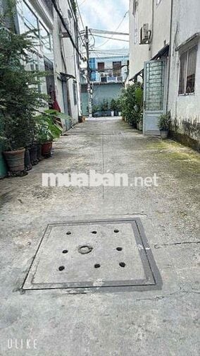 nhà 4 m x 5m , đúc 1 lầu , hẻm xe hơi . 5tr/ tháng