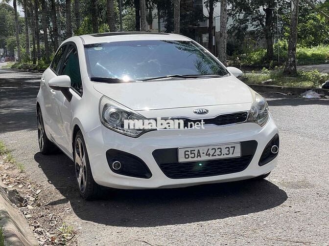 KIA RIO 2012 Trắng Tự động 85000 km - xe zin đẹp