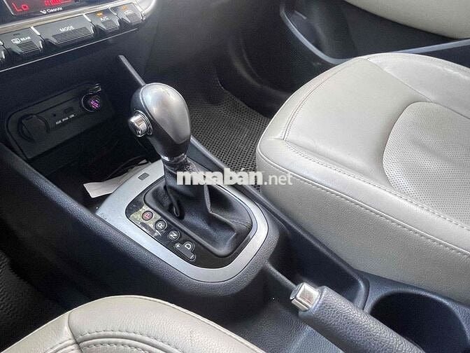 KIA RIO 2012 Trắng Tự động 85000 km - xe zin đẹp
