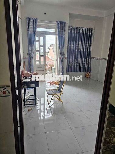 ô tô vào nhà 4pn có 2 máy lạnh, nội thất cọc 1th hẻm 7m ô tô đậu cửa 