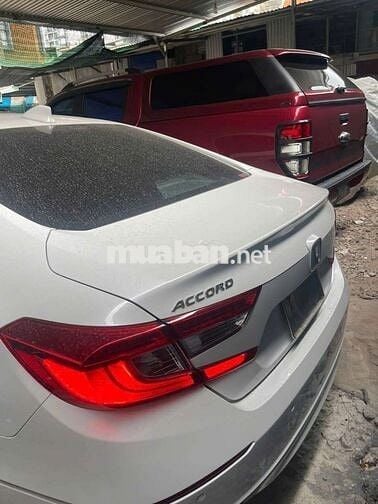 Honda Accord 2021 Trắng 32 ngàn km