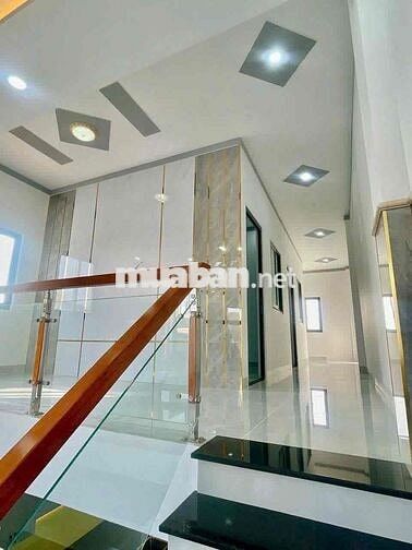 Cần tiền bán gấp nhà gác lửng đúc mới xây gần KDL Bửu Long