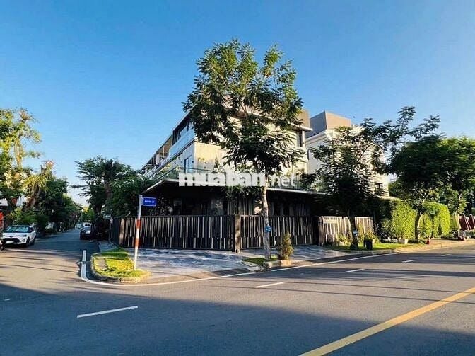 🏡 CHO THUÊ BIỆT THỰ GÓC 2 MẶT TIỀN ĐƯỜNG NGUYỄN THỊ THẬP, QUẬN 7