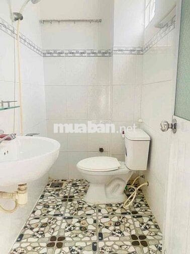 NHÀ GẦN CHỢ MINH PHÁT ( SÂN XE HƠI ) TRỆT LẦU 4PN 3WC