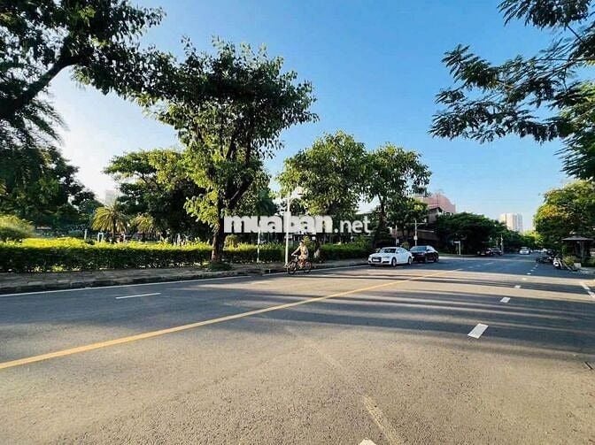 🏡 CHO THUÊ BIỆT THỰ GÓC 2 MẶT TIỀN ĐƯỜNG NGUYỄN THỊ THẬP, QUẬN 7