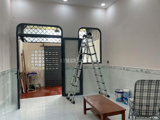 Cần bán nhà sau lưng chợ và nhà thờ Trung Chánh