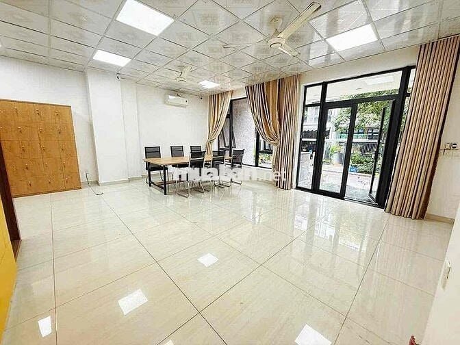 Văn Phòng Trệt  7x18m giá 14 triệu/ tháng tại Vạn Phúc City