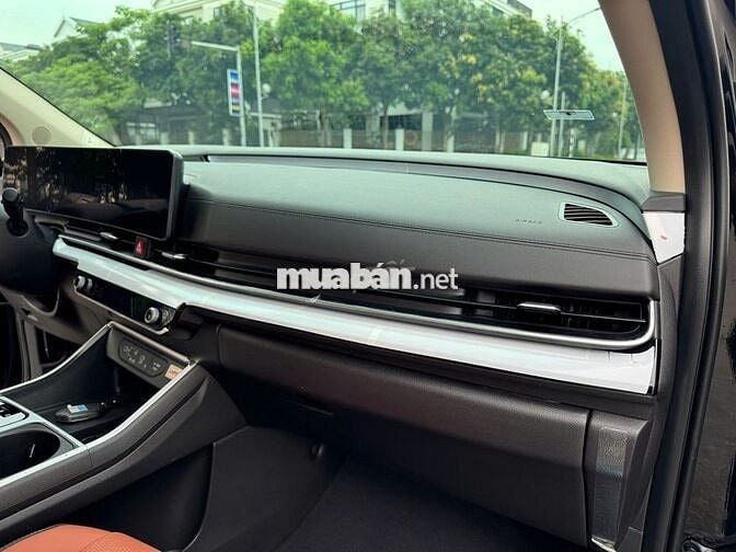 Kia Carnival 2.2D Signature 7s sản xuất 2024