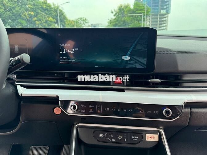 Kia Carnival 2.2D Signature 7s sản xuất 2024